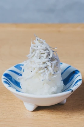釜揚げしらすをのせた鬼おろし
